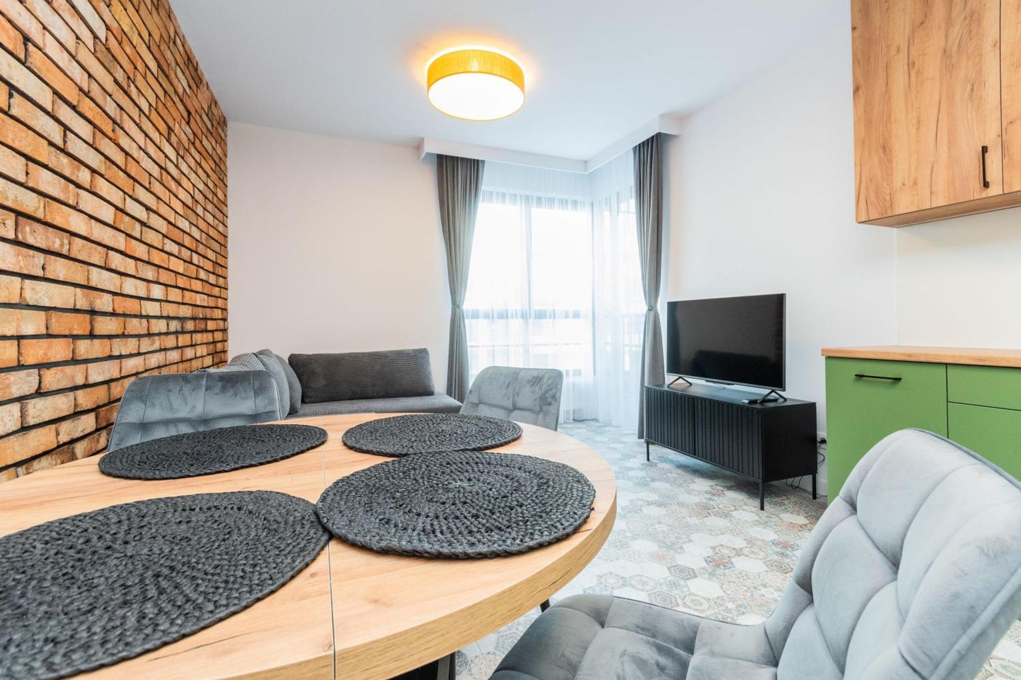 Grand Apartments - Doki Living & Foodhall Gdansk Exterior photo