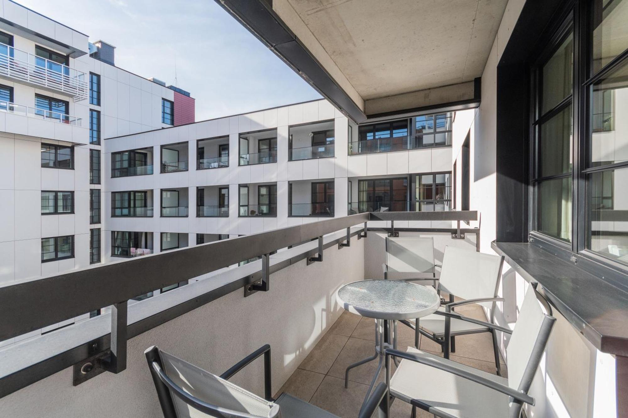 Grand Apartments - Doki Living & Foodhall Gdansk Exterior photo